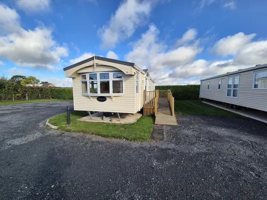 WILLERBY LYNDHURST 38 X 12 ON WIDE HORIZONS HOLIDAY PARK 