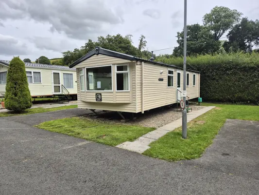 Swift Burgundy 35 x 12 2 bedrooms, on The Feathers Caravan Park